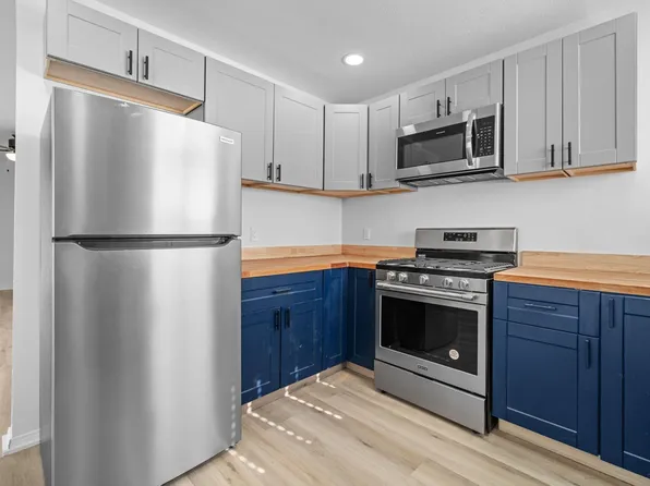 132nd Street (975), 4374 W 132nd St #F, Hawthorne, CA 90250