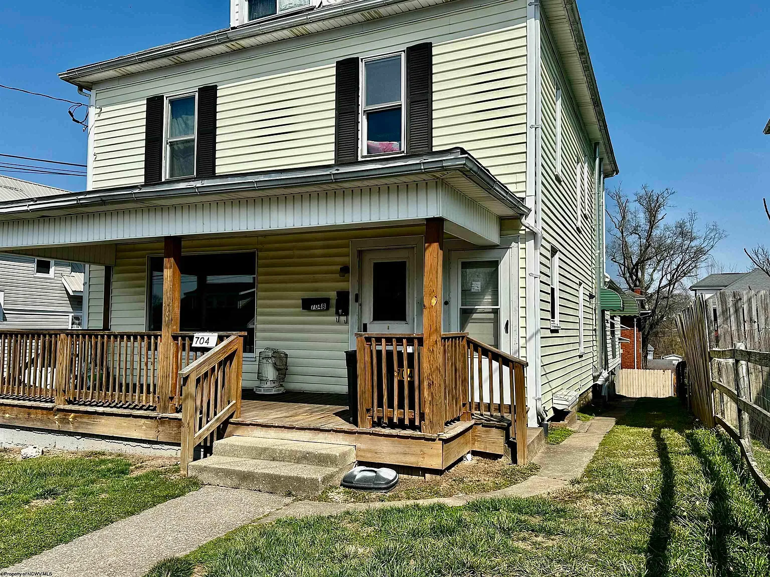 704 Maryland Ave photo 1