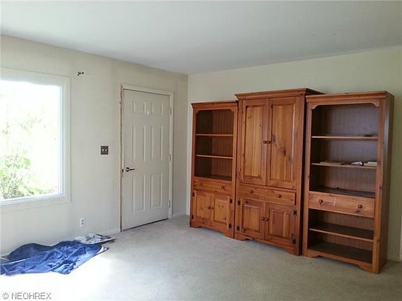 5th image of 8335 Anderson Ave NE