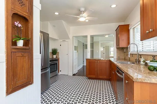 8318 Allison Ave — Photo 7