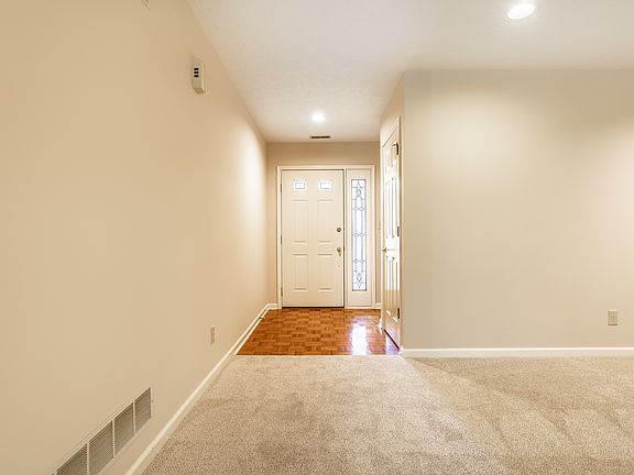 5th image of 1725 Cloister Dr