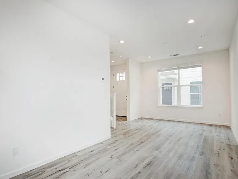 5512 Brinef Dr — Photo 7