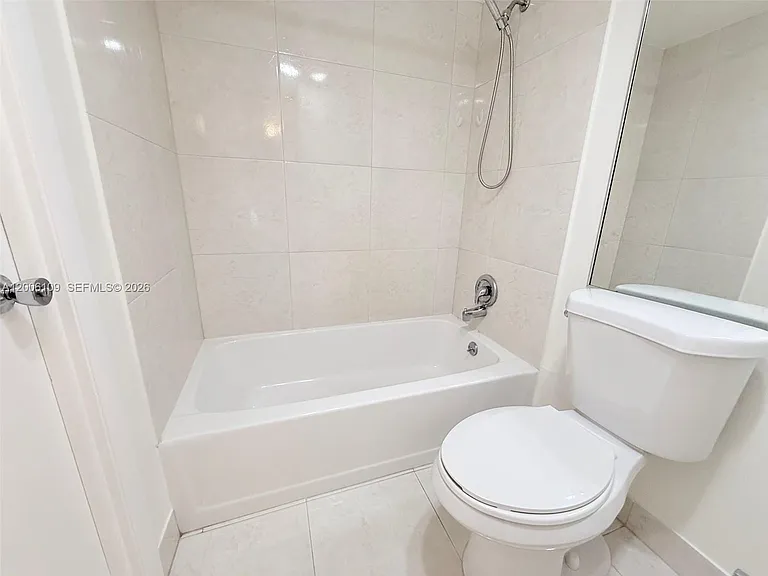 1400 Saint Charles Pl #314 — Photo 15