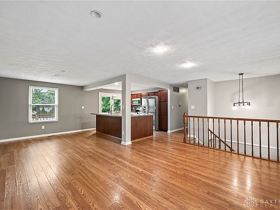 3rd image of 10040 Broken Woods Dr