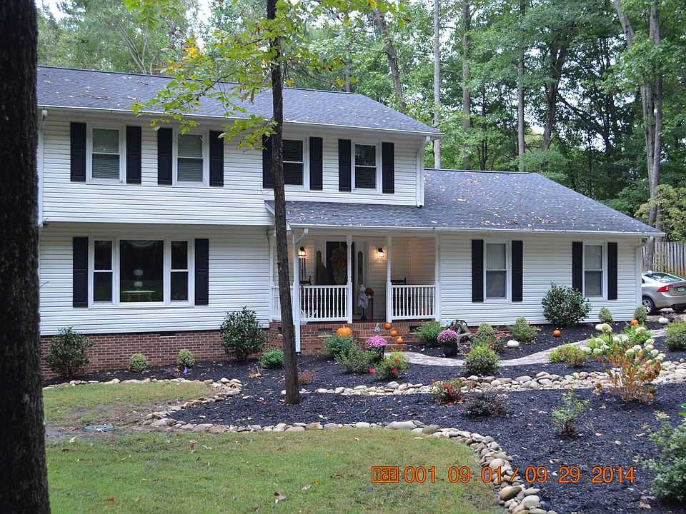 2nd image of 208 Cumberland Way