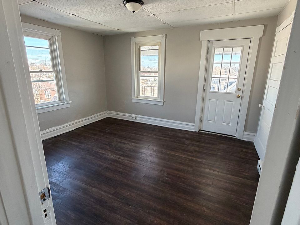 1st image of 736 N Jordan St APT 4