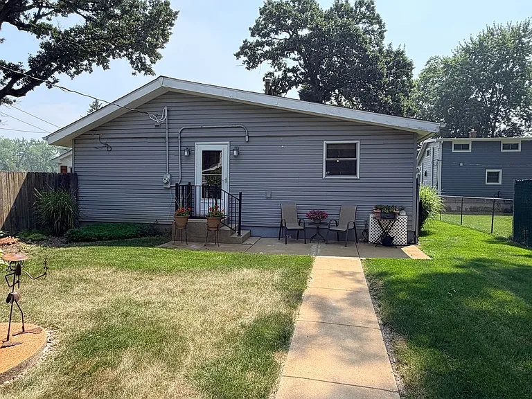 4234 Riverside Dr — Photo 37