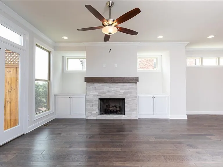 7826 Laurel Crest Dr — Photo 7