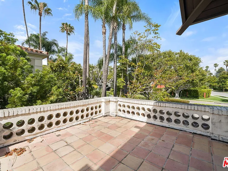 801 N Rodeo Dr — Photo 34