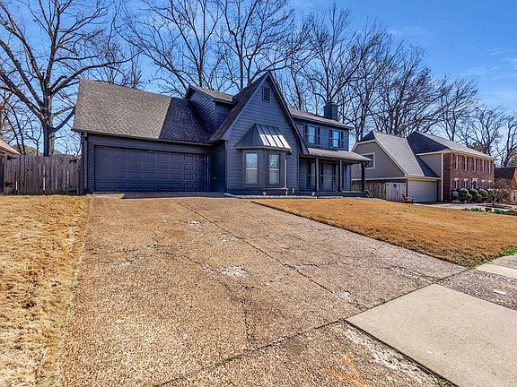 2nd image of 2744 Surrey Park Dr