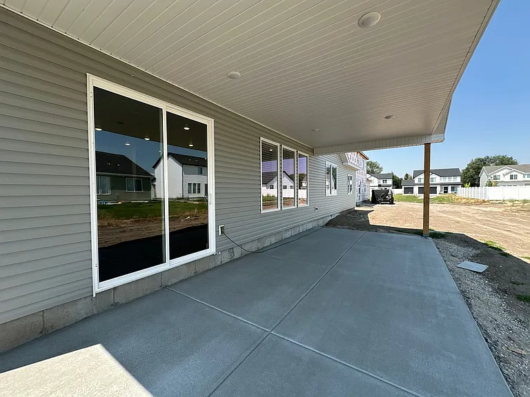 604 S 2355 W — Photo 39
