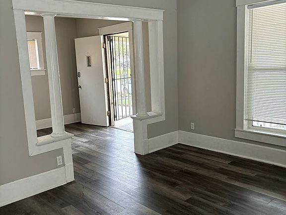 4th image of 300 N 16th St