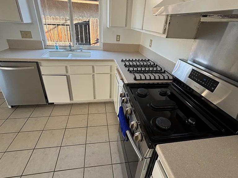 13448 Silver Ln — Photo 10