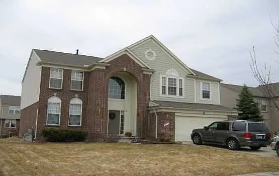 3272 Glacier Dr photo 1