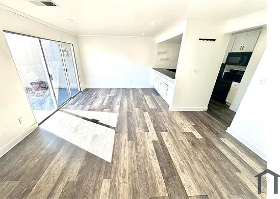 3 bed, 1152 sqft, $2,850 — Photo 2