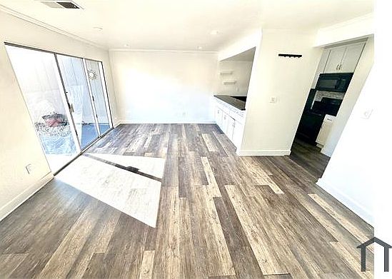 2nd image of 2502 Florida Ln