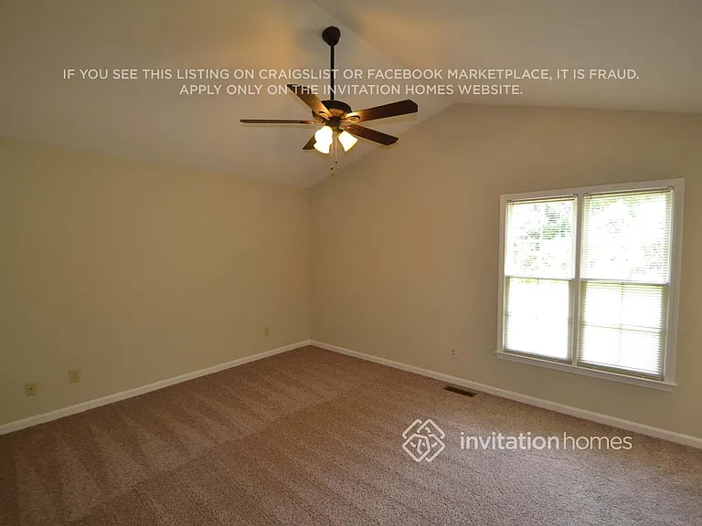 184 Nicole Dr — Photo 2