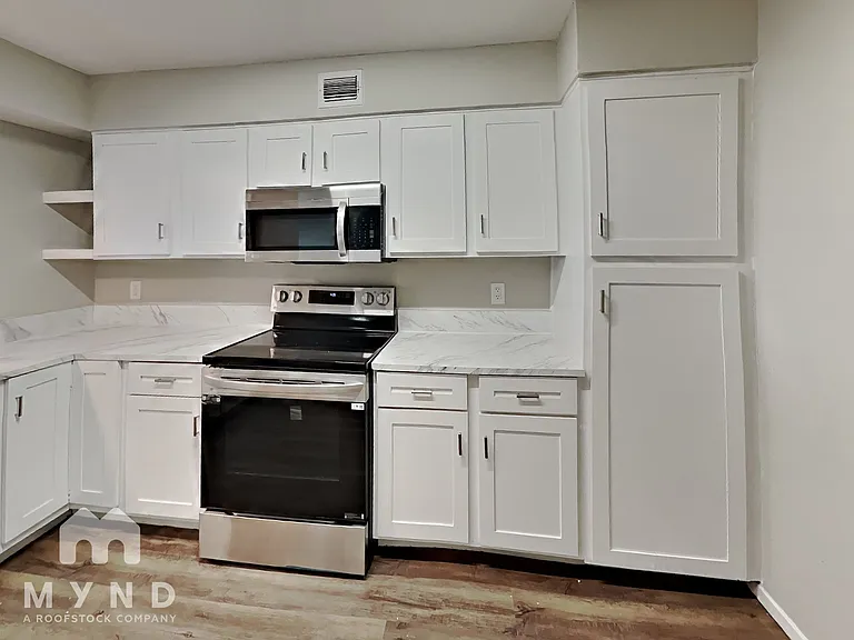 3252 63rd St — Photo 9