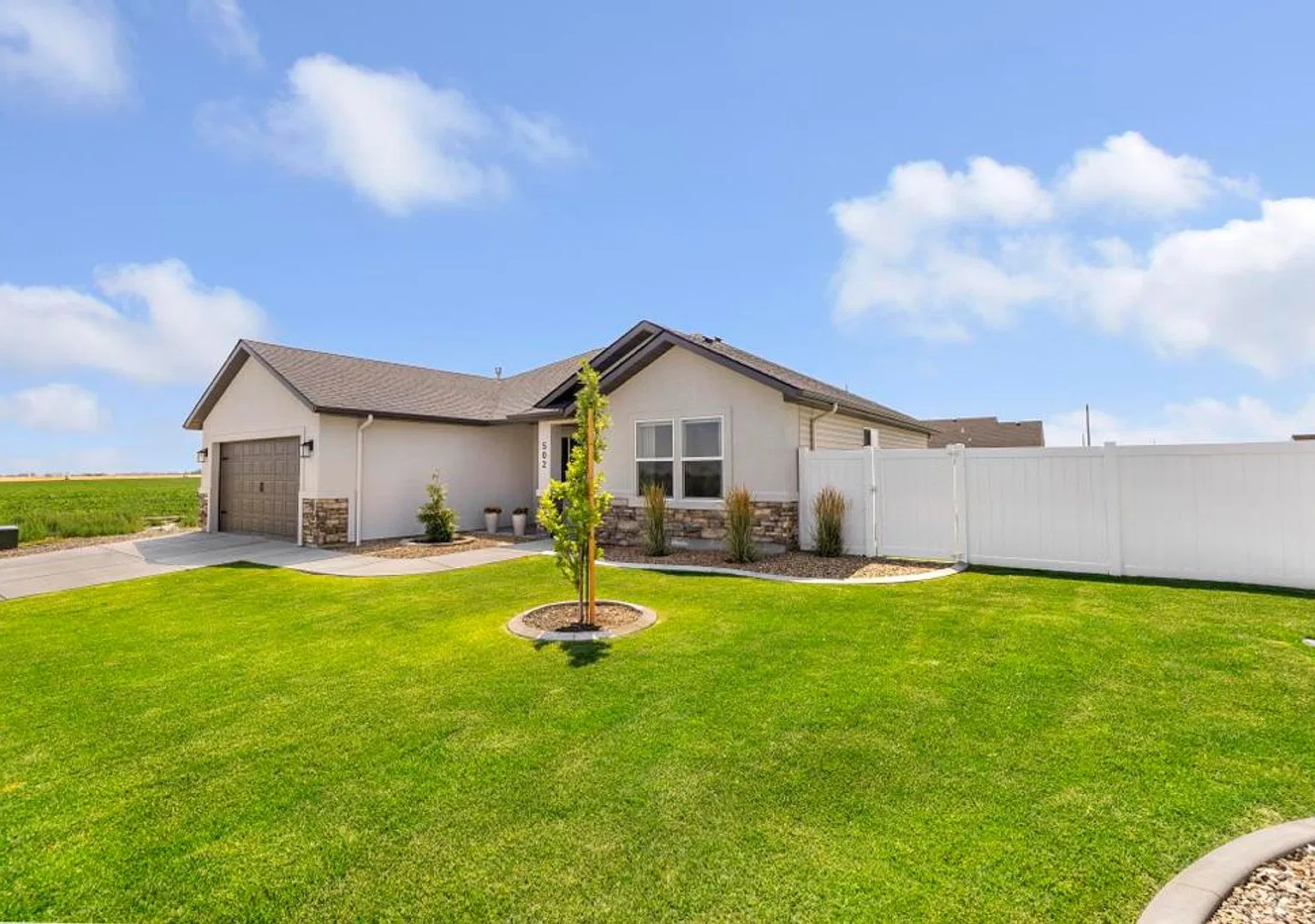Better Than New: 4-Bed Vaulted Beauty for Rent | Twin Falls — Photo 3