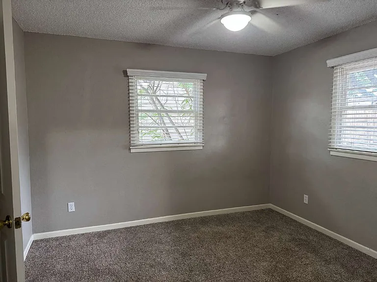 3709 32nd St — Photo 8