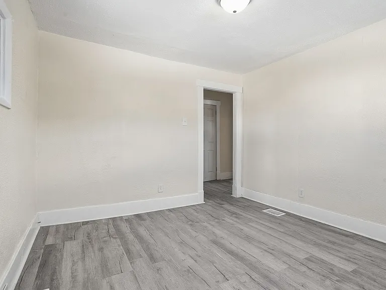 1237 Kenneth Ave #3 — Photo 8
