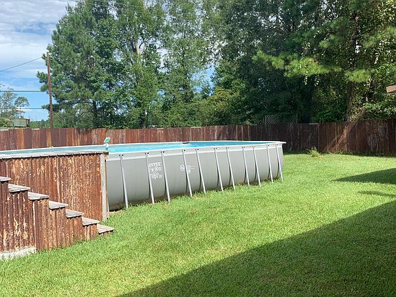 3rd image of 12684 Charlotte Dr