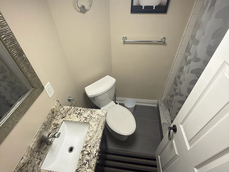 5668 Shillington Dr #BASEMENT — Photo 2