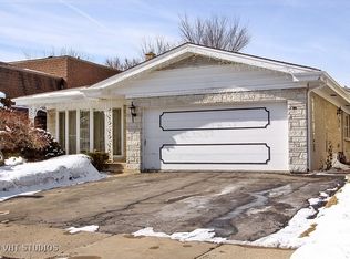6838 Latrobe Ave, Skokie, IL