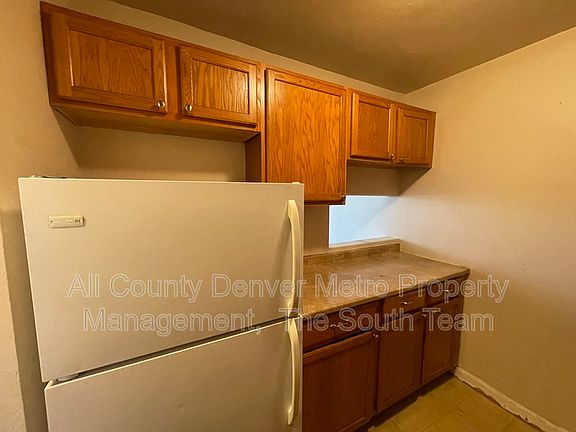 4th image of 1590 Clinton St APT 4