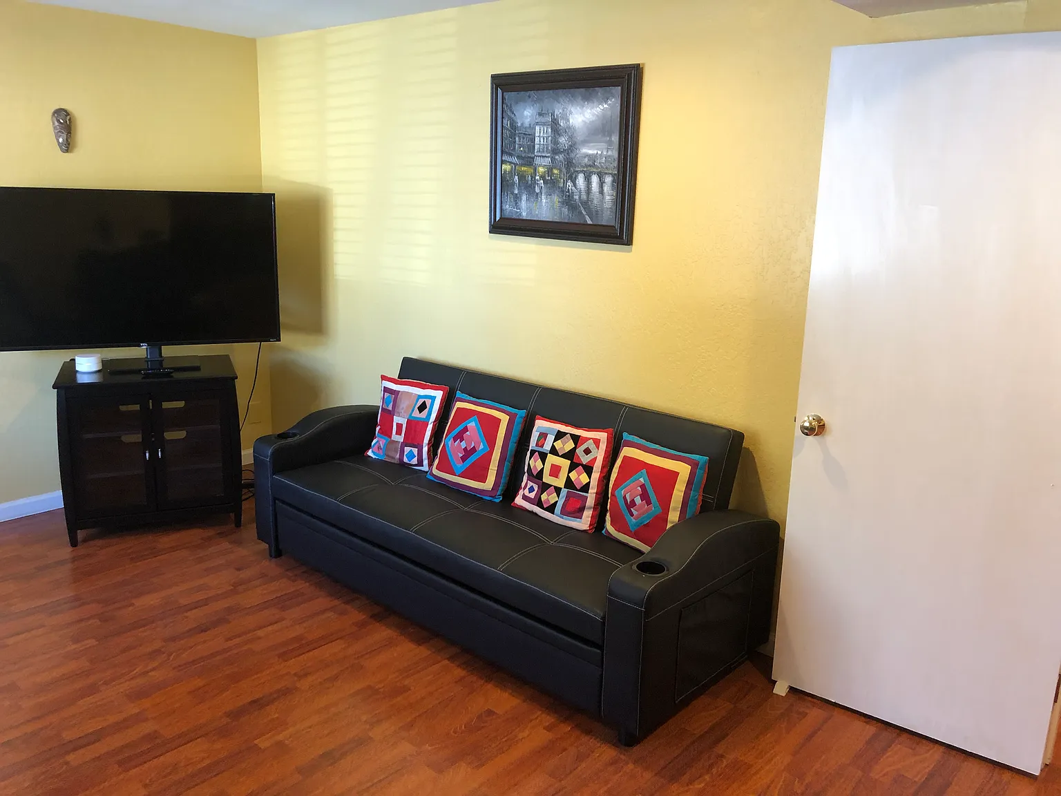 130 Devonshire Way — Photo 3