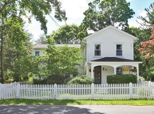 301 N Pine Creek Rd, Fairfield, CT 06824