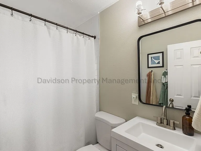 3040 Garland Ter — Photo 8