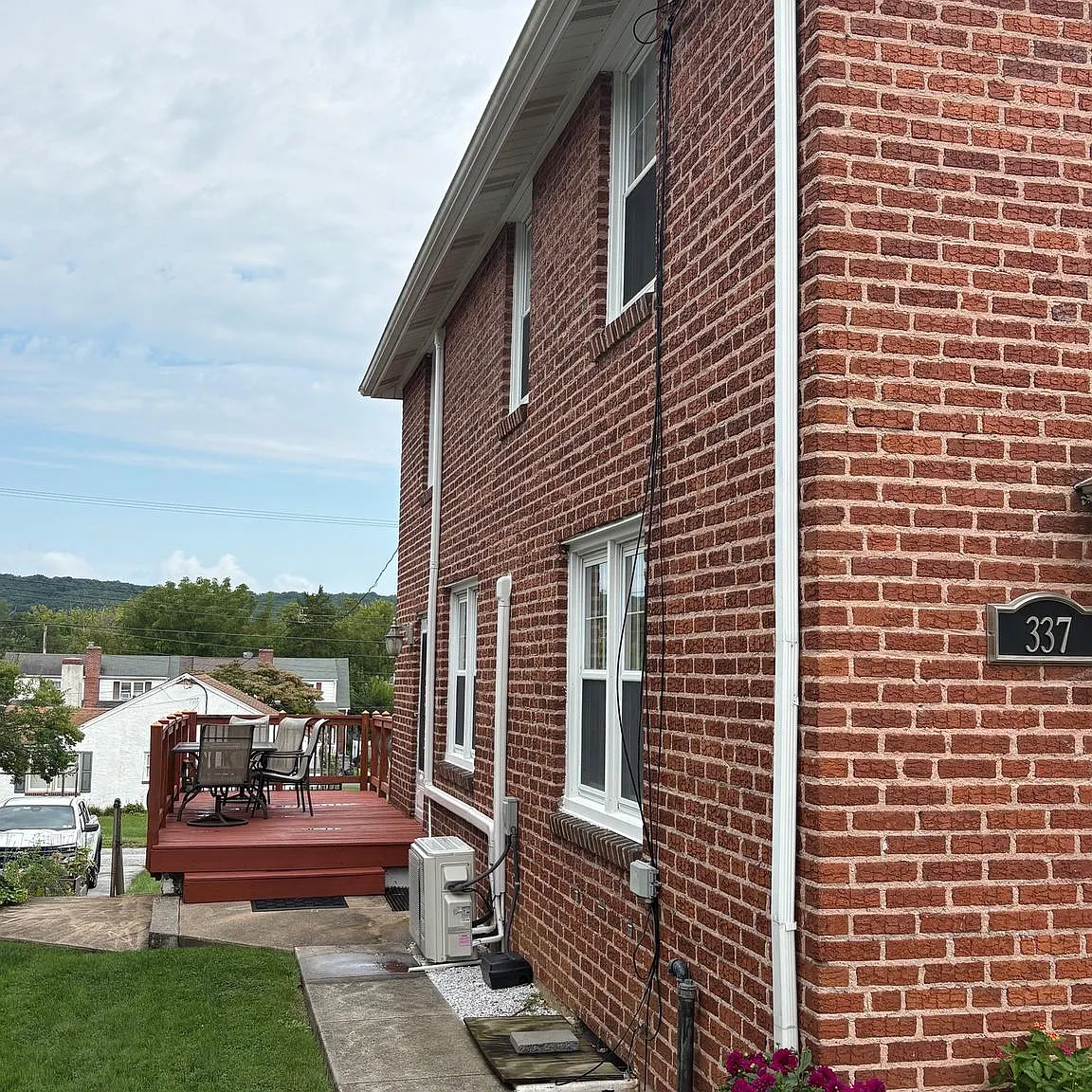 3 bed, 1188 sqft, $2,300 — Photo 3