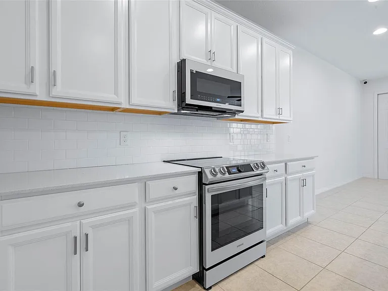 8149 Mosaic Ln — Photo 5