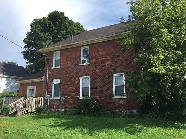 2nd image of 86 Peter St S