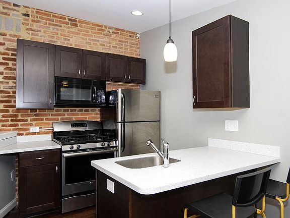3rd image of 1246 Light St #B