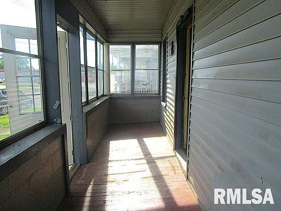 3rd image of 1205 Margaret St
