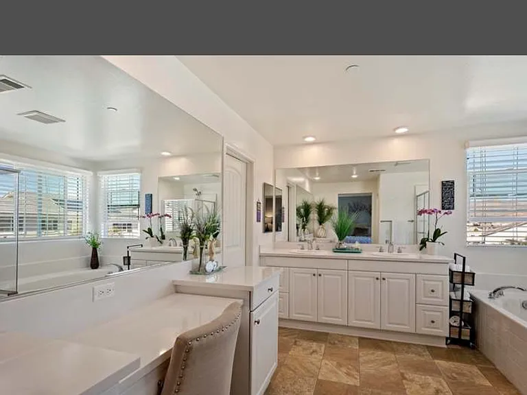 30184 Sutton Ct — Photo 8