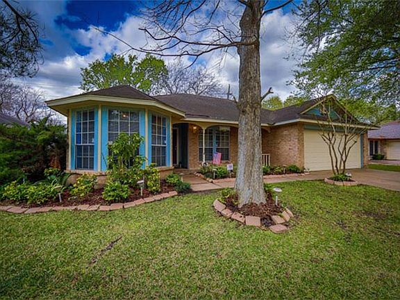 3rd image of 15642 Pebble Lake Dr
