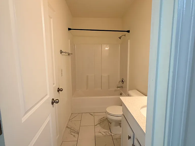 1113 Epiphany Rd — Photo 29
