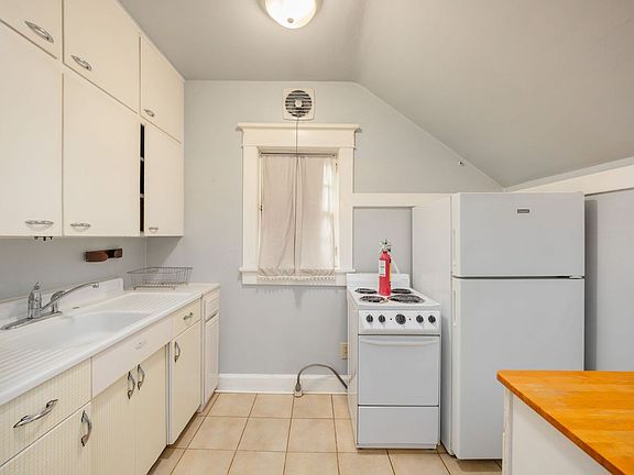 4th image of 234 W Park Pl
