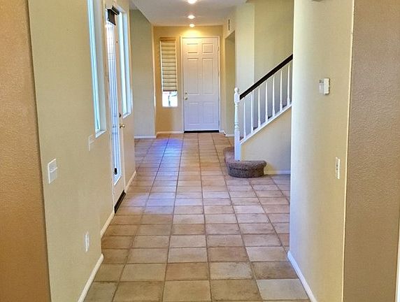 4th image of 46173 Drymen Ave