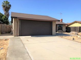 1005 Moffat Dr, Hanford, CA