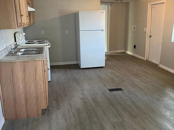 3rd image of 4423 Stillman St