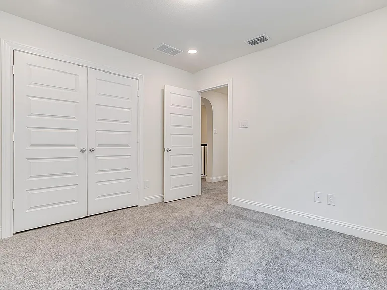 9836 Derbyshire Dr — Photo 73