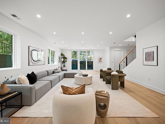 5th image of 4656 Broad Branch Rd NW