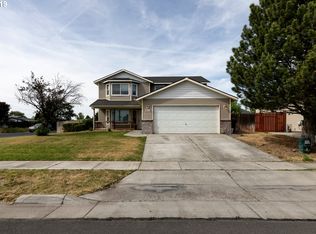415 E Browning Ave, Hermiston, OR 97838