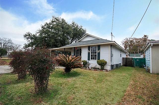 1st image of 924 Curtis Ave