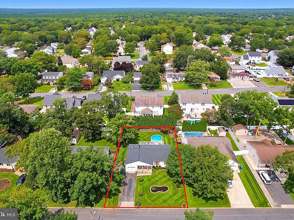 2nd image of 228 Tackle Ave