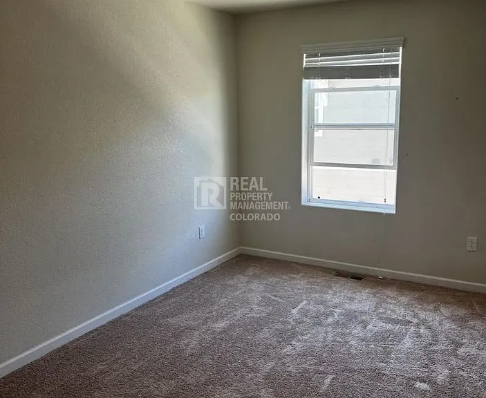 1437 Kansas Ave — Photo 8